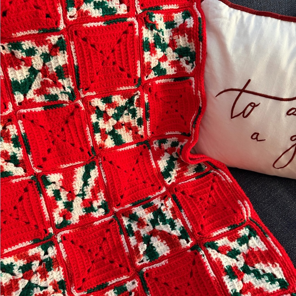 Christmas Crochet Grandma Square Big Throw Blanket gorgeous- no wear